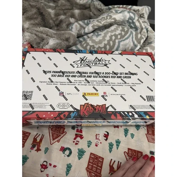 2025 Panini Absolute Football KABOOM! Special  Countdown Calendar Box NFL - Picture 4 of 5